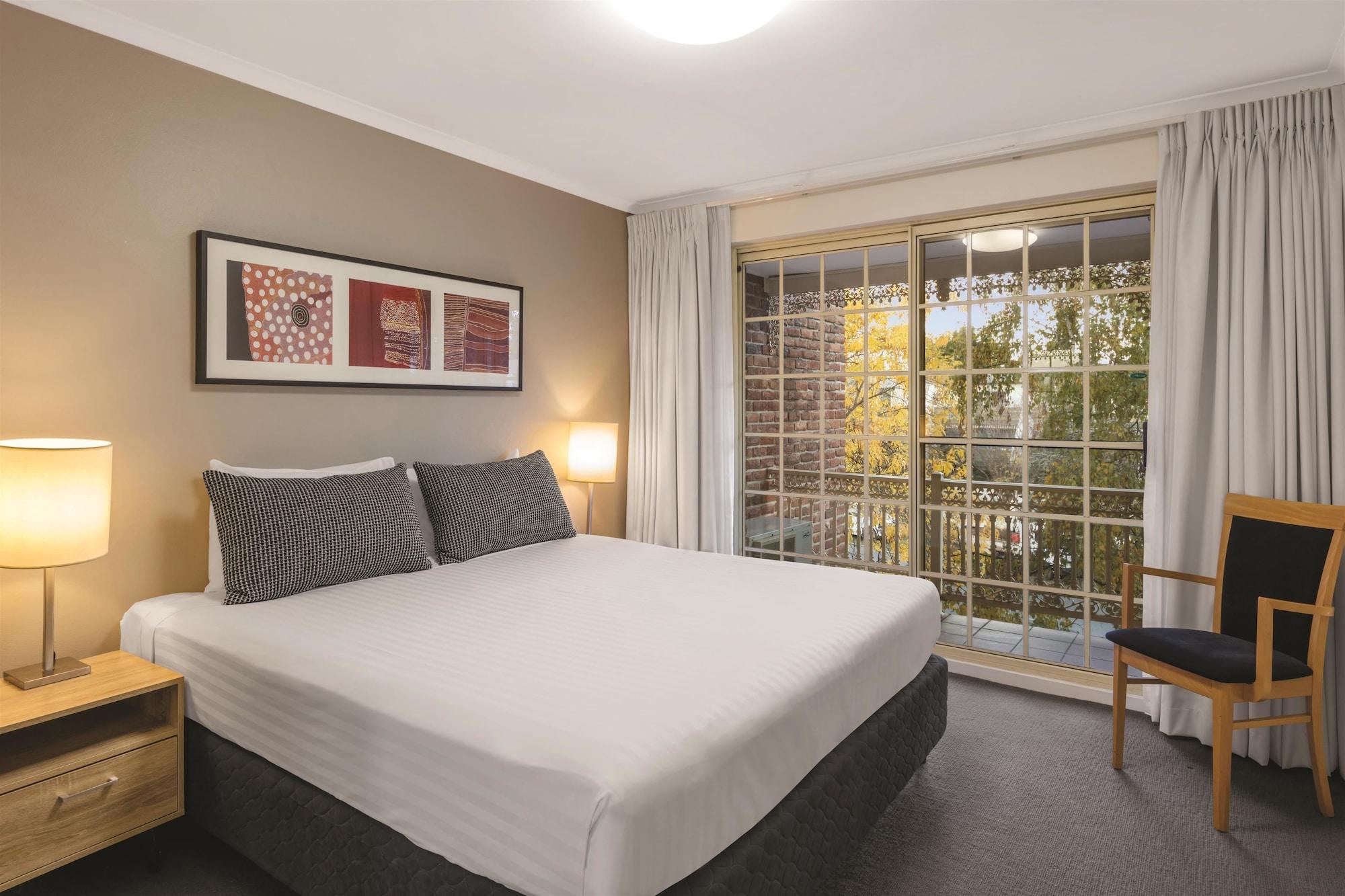 Adina Serviced Apartments Canberra Kingston Esterno foto