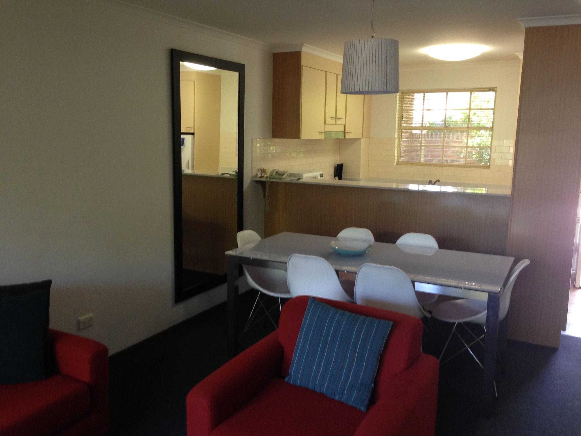 Adina Serviced Apartments Canberra Kingston Esterno foto