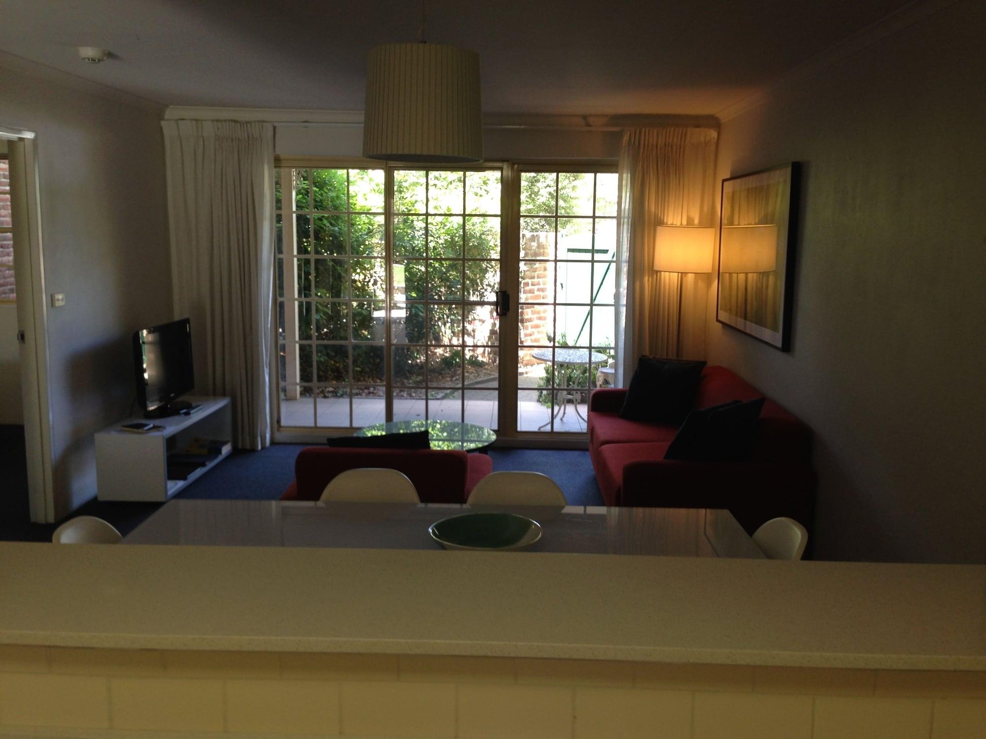 Adina Serviced Apartments Canberra Kingston Esterno foto