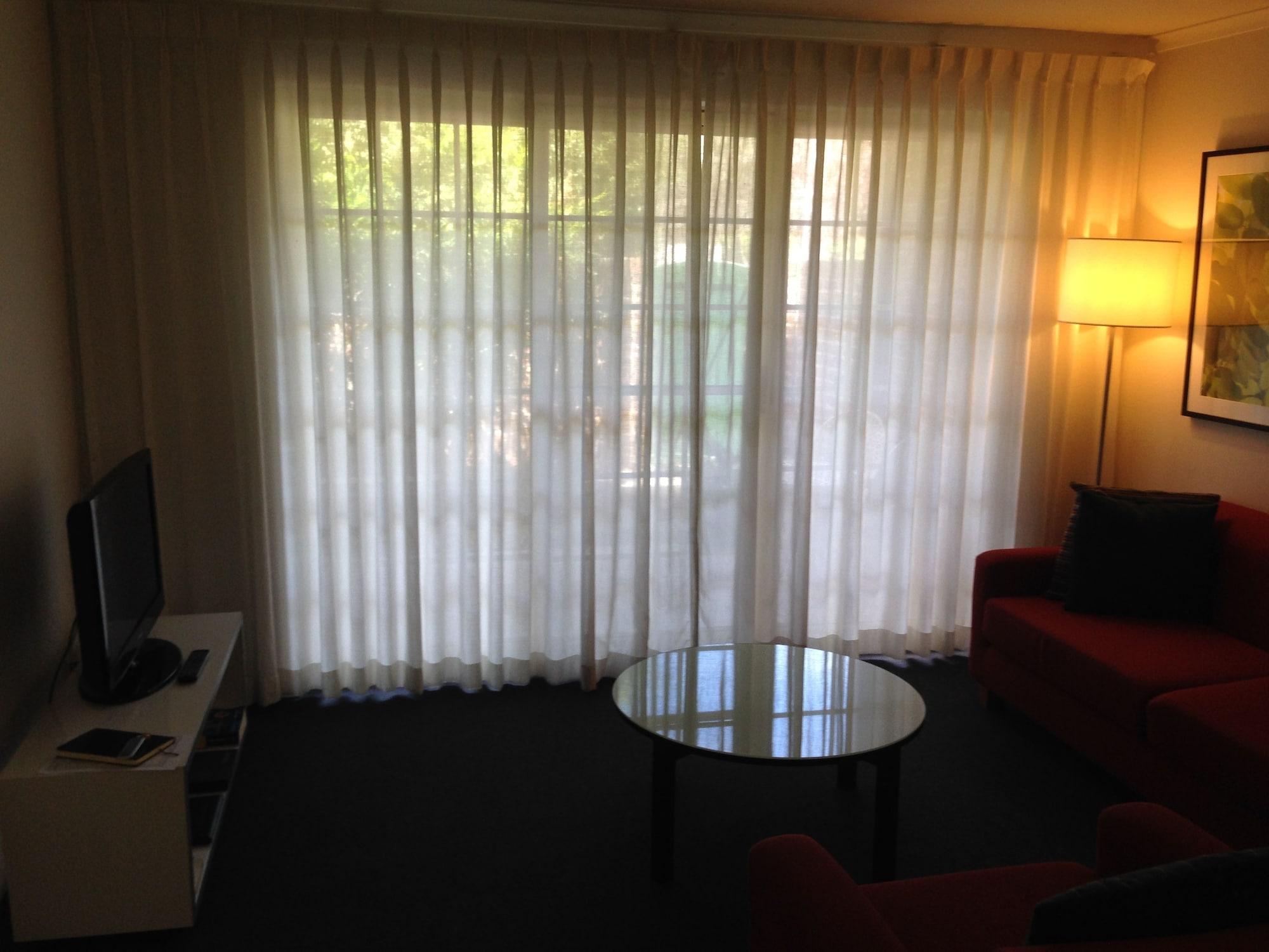 Adina Serviced Apartments Canberra Kingston Esterno foto