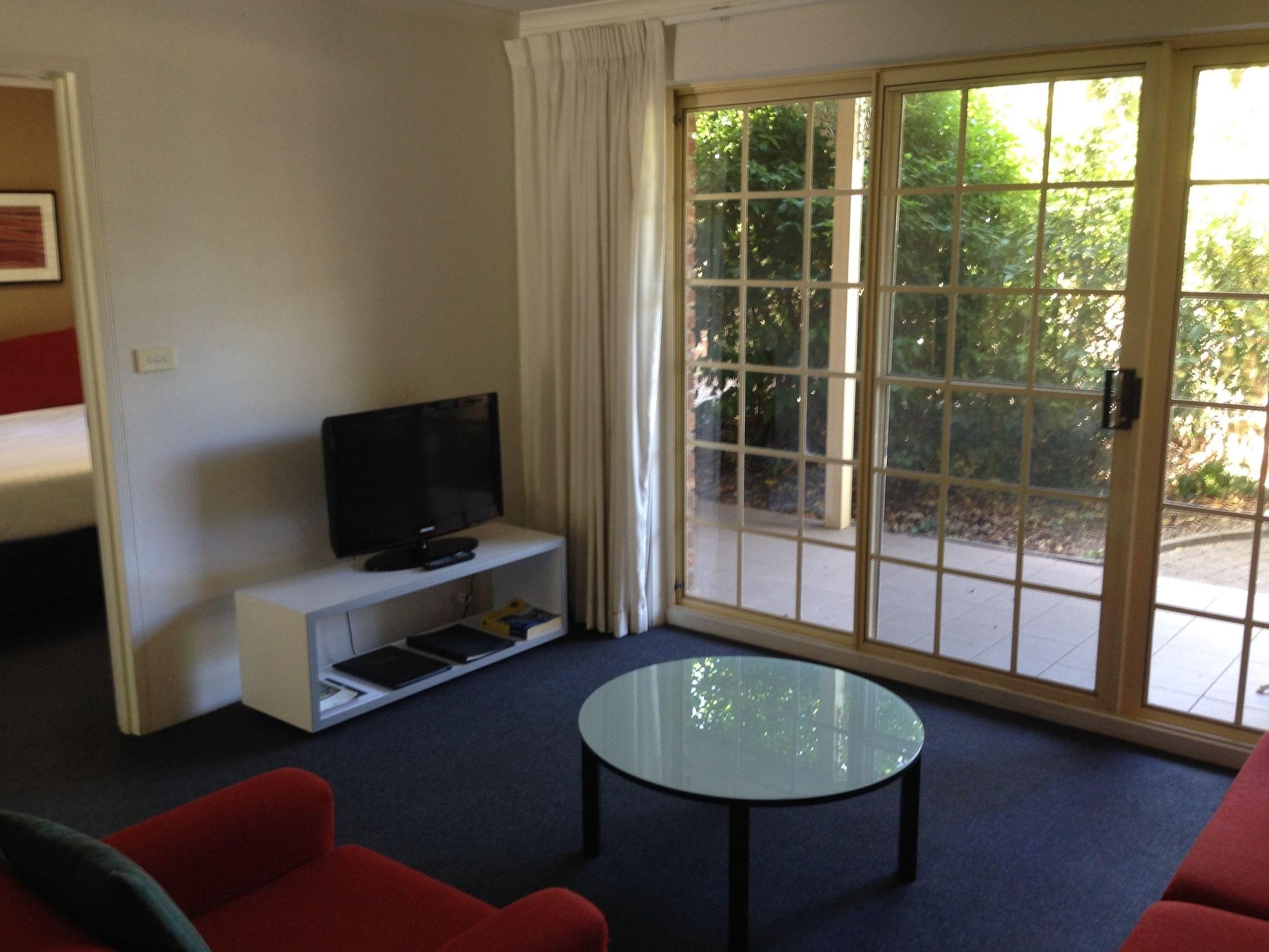 Adina Serviced Apartments Canberra Kingston Esterno foto